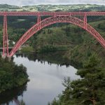 Location saisonnière dans le Cantal : guide pour maximiser votre investissement